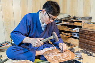 彫金手打金具師 小田俊直 氏
