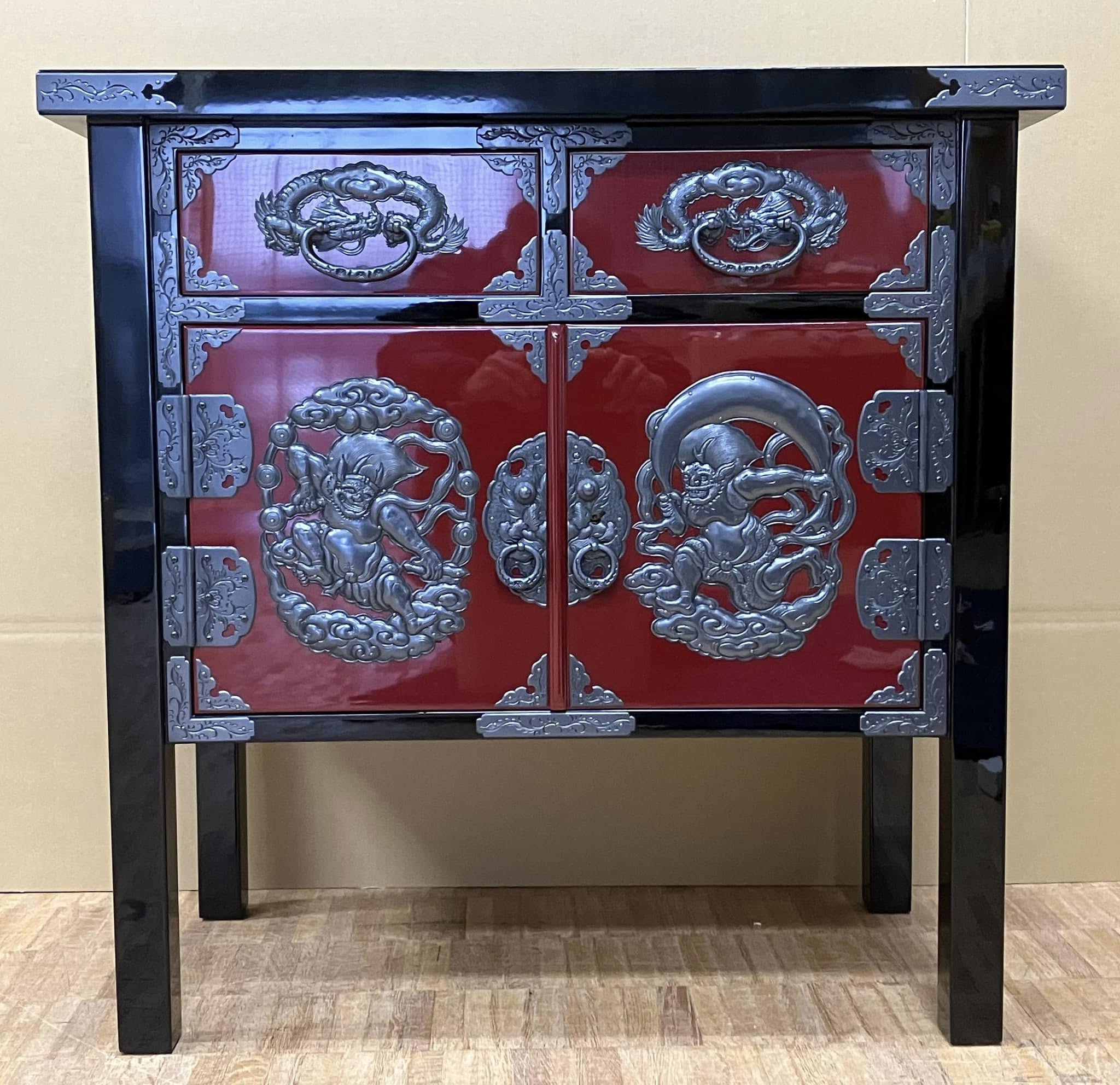 彫金手打金具 仙台箪笥コンソール | 仙台箪笥専門店 欅（けやき）産業