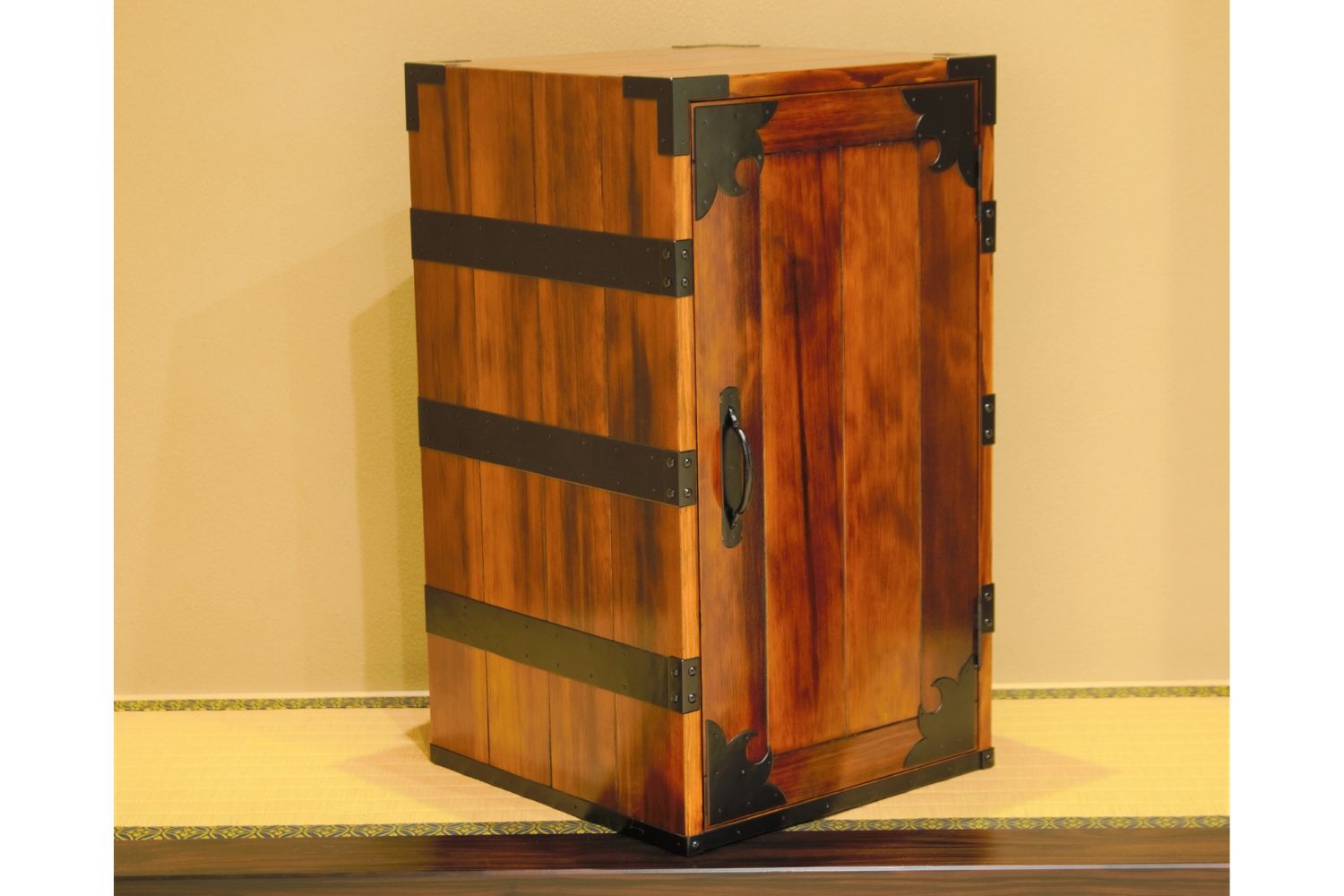 職人技で“あの背負い箱”を再現 | 仙台箪笥専門店 欅（けやき）産業株式会社